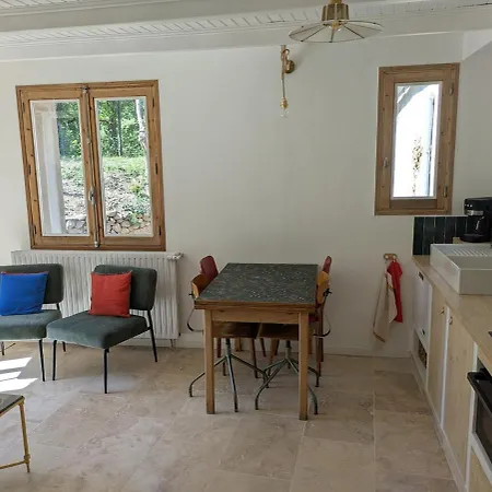 Сasa de vacaciones Petite Maison En Bord De Voie Verte Pres Du Caroux *