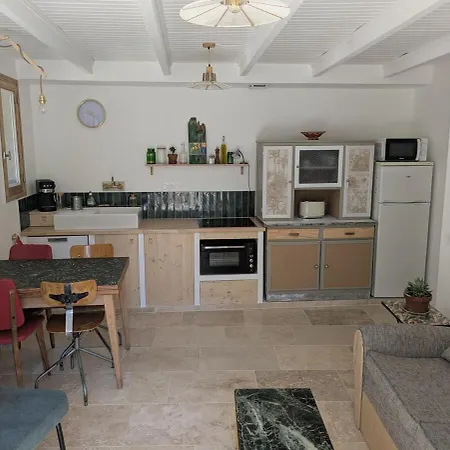 Petite Maison En Bord De Voie Verte Pres Du Caroux Сasa de vacaciones *